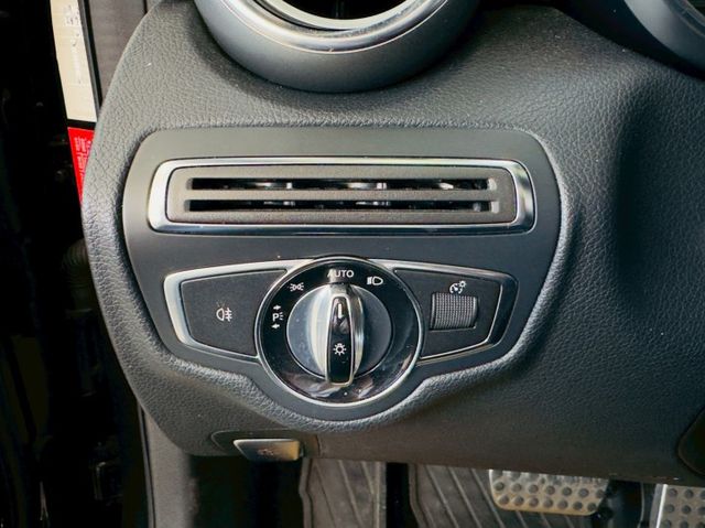 15年式~AMG 原版件 配備~天窗/I-KEY/雙記憶椅/換檔撥片/倒車顯影/導航/電動後視鏡 (北安店)  第14張相片