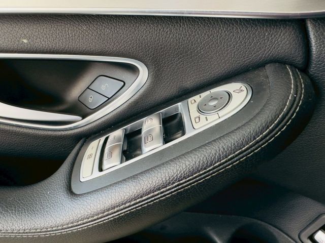 15年式~AMG 原版件 配備~天窗/I-KEY/雙記憶椅/換檔撥片/倒車顯影/導航/電動後視鏡 (北安店)  第15張相片