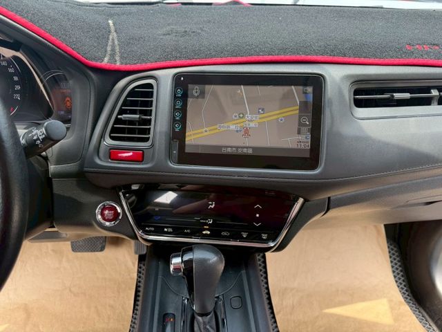 S版 配備~I-KEY/定速系統/倒車顯影/導航/AUTO HOLD/換檔撥片/LED頭燈 (海佃店)  第10張相片