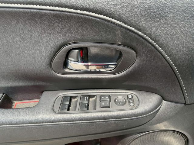 S版 配備~I-KEY/定速系統/倒車顯影/導航/AUTO HOLD/換檔撥片/LED頭燈 (海佃店)  第16張相片