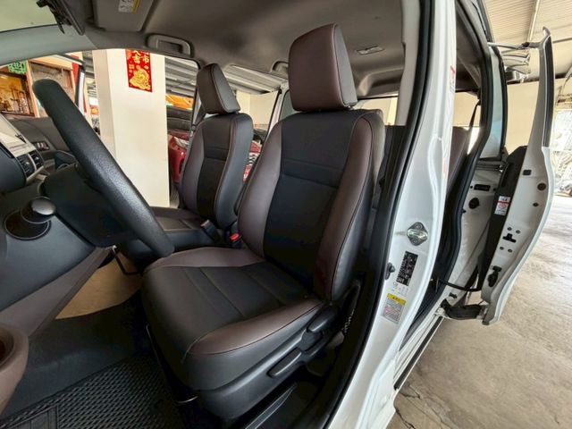 原版件 原廠保養 配備~I-KEY/定速/單電動滑門/倒車顯影/導航/Apple CarPlay/車道偏移 (北安店)  第4張相片