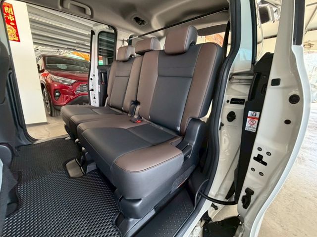 原版件 原廠保養 配備~I-KEY/定速/單電動滑門/倒車顯影/導航/Apple CarPlay/車道偏移 (北安店)  第5張相片