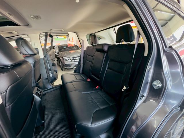 VTI-S 配備~天窗/定速/倒車顯影/導航/HUD/換檔撥片/HID頭燈 (北安店)  第5張相片