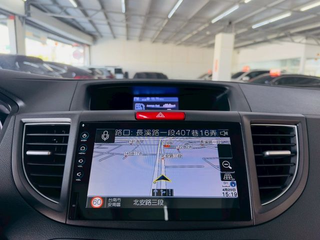 VTI-S 配備~天窗/定速/倒車顯影/導航/HUD/換檔撥片/HID頭燈 (北安店)  第11張相片