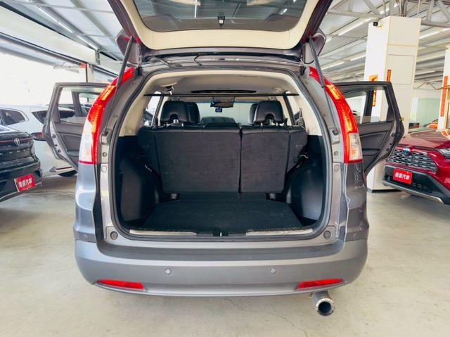 VTI-S 配備~天窗/定速/倒車顯影/導航/HUD/換檔撥片/HID頭燈 (北安店)  第17張相片