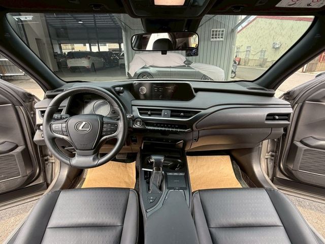 菁英Plus 原廠保養 配備~雙電動椅/倒車顯影/ACC/盲點/Apple CarPlay/車道偏移 (海佃店)  第8張相片