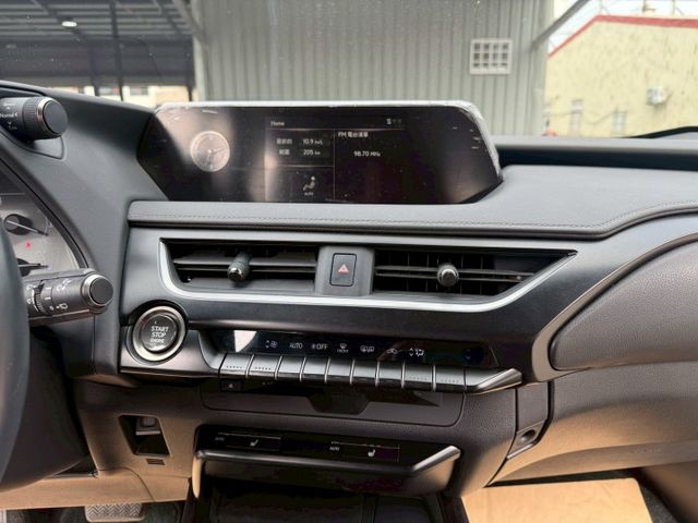 菁英Plus 原廠保養 配備~雙電動椅/倒車顯影/ACC/盲點/Apple CarPlay/車道偏移 (海佃店)  第10張相片
