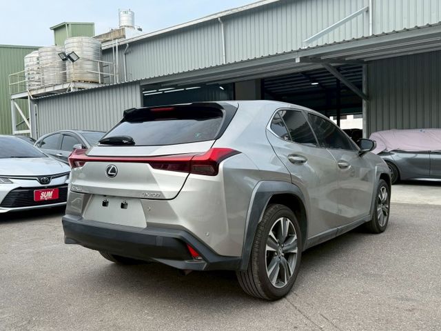 菁英Plus 原廠保養 配備~雙電動椅/倒車顯影/ACC/盲點/Apple CarPlay/車道偏移 (海佃店)  第18張相片