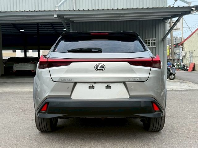 菁英Plus 原廠保養 配備~雙電動椅/倒車顯影/ACC/盲點/Apple CarPlay/車道偏移 (海佃店)  第19張相片