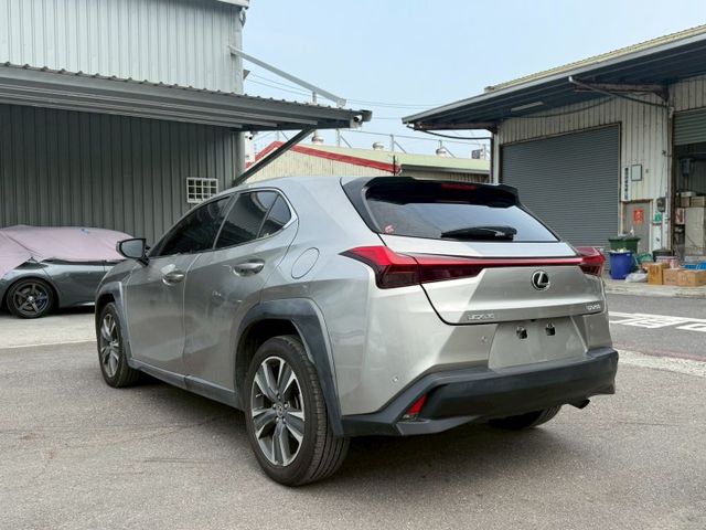 菁英Plus 原廠保養 配備~雙電動椅/倒車顯影/ACC/盲點/Apple CarPlay/車道偏移 (海佃店)  第20張相片