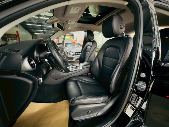 4MATIC COUPE 配備~天窗/I-KEY/摸門/雙記憶椅/雙加熱椅/盲點/倒車顯影/導航/電尾門 (海佃店)  第4張相片