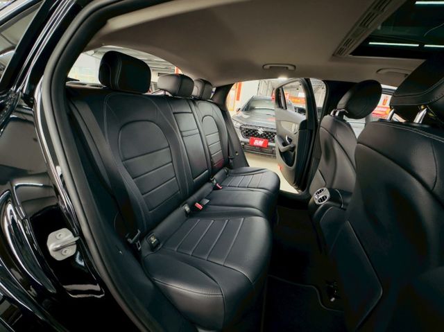 4MATIC COUPE 配備~天窗/I-KEY/摸門/雙記憶椅/雙加熱椅/盲點/倒車顯影/導航/電尾門 (海佃店)  第7張相片