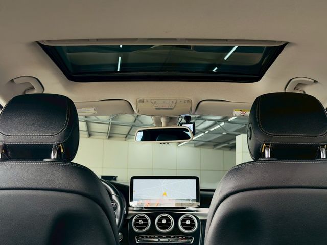 4MATIC COUPE 配備~天窗/I-KEY/摸門/雙記憶椅/雙加熱椅/盲點/倒車顯影/導航/電尾門 (海佃店)  第17張相片