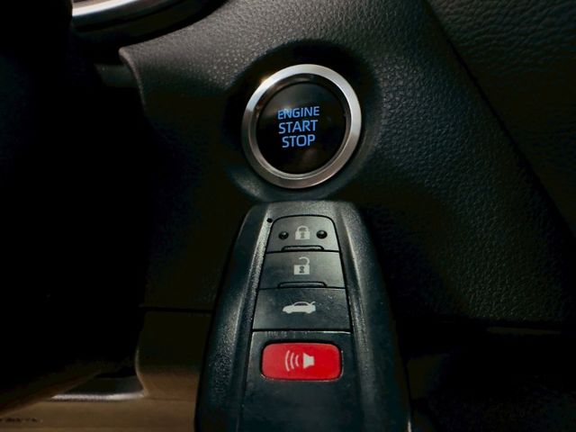尊爵版 原廠保養 配備~I-KEY/ACC/車道偏移/盲點/胎壓偵測 (北安店)  第13張相片