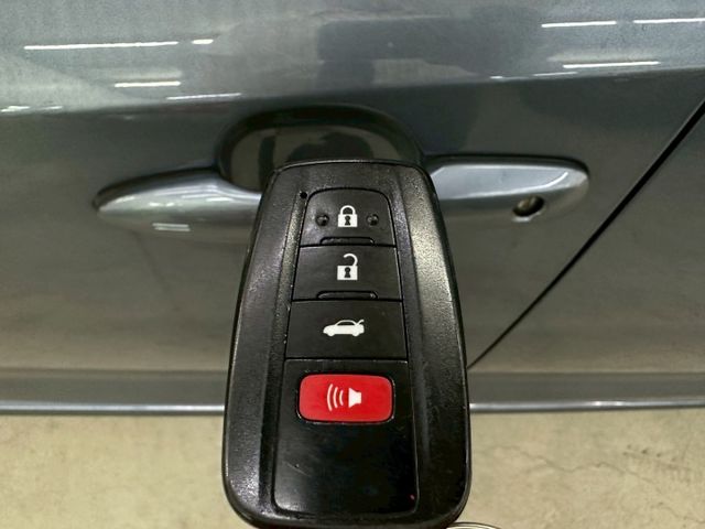 尊爵版 原廠保養 配備~I-KEY/ACC/車道偏移/盲點/胎壓偵測 (北安店)  第16張相片