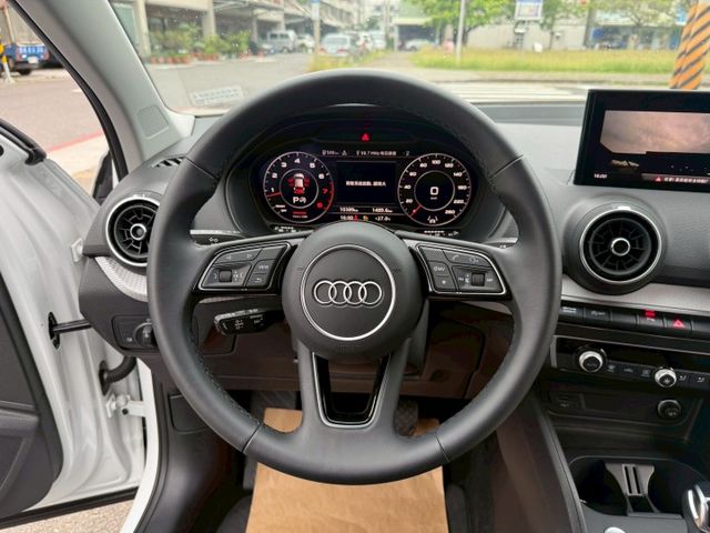 原版件 原廠保固 配備~I-KEY/ACC/Apple CarPlay/盲點/車道維持/倒車顯影/電尾門 (海佃店)  第9張相片