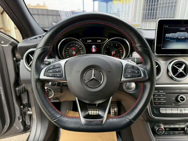 19年式~AMG 原廠保養 配備~I-KEY/雙記憶椅/定速/換檔撥片/倒車顯影/電尾門 (海佃店)  第9張相片