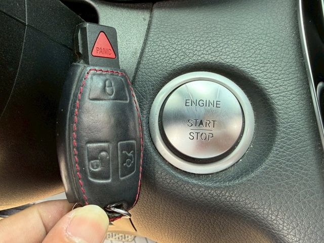 4MATIC 原版件 I-KEY/雙電動椅/單記憶椅/定速/換檔撥片/柏林之音/盲點/倒車顯影/LED頭燈 (北安店)  第13張相片