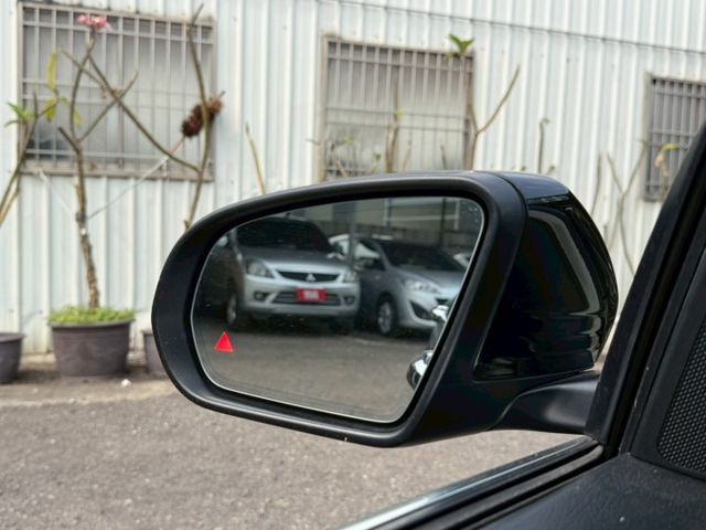 4MATIC 原版件 I-KEY/雙電動椅/單記憶椅/定速/換檔撥片/柏林之音/盲點/倒車顯影/LED頭燈 (北安店)  第16張相片