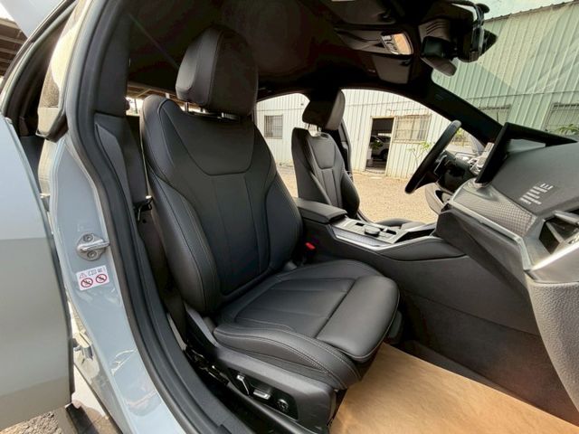 M Sport 原版件 配備~單記憶椅/ACC/盲點/無線充電座/HUD/換檔撥片/環景/電尾門 (北安店)  第5張相片