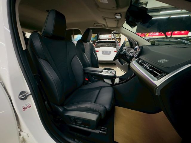 原版件 原廠保養 雙電動椅/ACC/盲點/HUD/Apple CarPlay/環景/AR擴增實境/電尾門 (北安店)  第5張相片