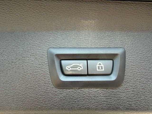 領航版 配備~I-KEY/盲點/抬頭顯示器/電尾門/雙電動座椅/CARPLAY/倒車顯影/摸門/LED頭燈 (北安店)  第16張相片