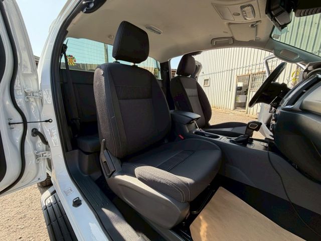 稀有單廂半座艙 4X4 TURBO 原版件 原廠保養  全速域輔助煞停系統 車道偏移輔助 (北安店)  第6張相片