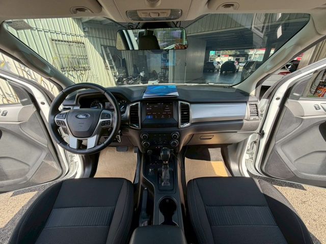 稀有單廂半座艙 4X4 TURBO 原版件 原廠保養  全速域輔助煞停系統 車道偏移輔助 (北安店)  第8張相片