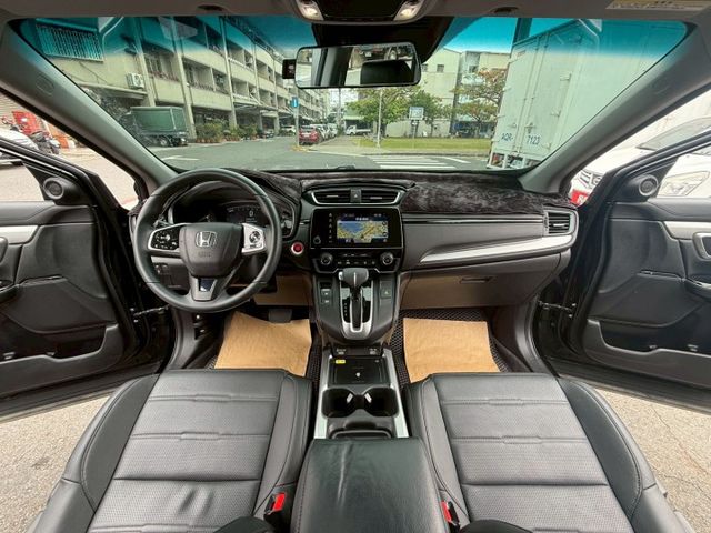VTI-S 原鈑件 ACC/無線充電座/換檔撥片/Apple CarPlay/盲點/車道偏移/電尾門 (海佃店)  第8張相片