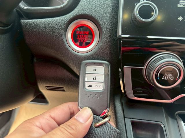 VTI-S 原鈑件 ACC/無線充電座/換檔撥片/Apple CarPlay/盲點/車道偏移/電尾門 (海佃店)  第15張相片