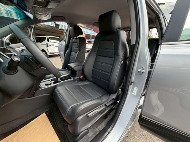 VTI-S 原廠保養 原版件 環景/車道偏移/無線充電座/盲點/換檔撥片/CarPlay/電尾門 (北安店)  第3張相片