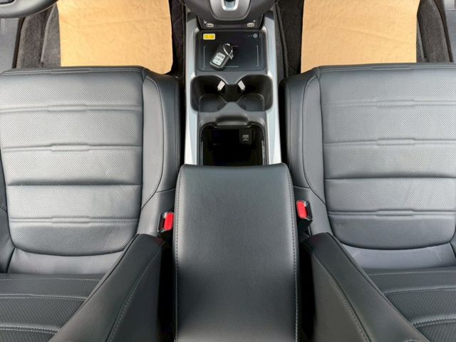 VTI-S 原廠保養 原版件 環景/車道偏移/無線充電座/盲點/換檔撥片/CarPlay/電尾門 (北安店)  第12張相片