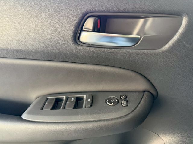 油電 原版件 原廠保固 配備~I-KEY/ACC/Apple CarPlay/盲點/車道維持/LED頭燈 (海佃店)  第15張相片
