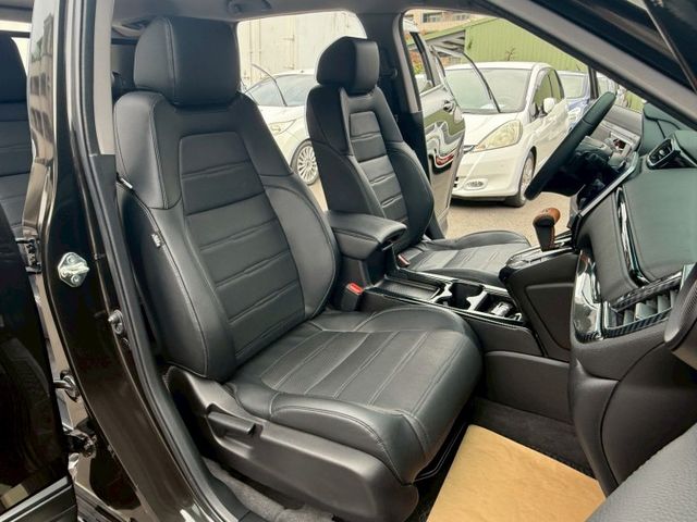 VTI-S 換檔撥片/I-KEY/ACC/Apple CarPlay/盲點/AUTO HOLD/倒車顯影 (海佃店)  第5張相片