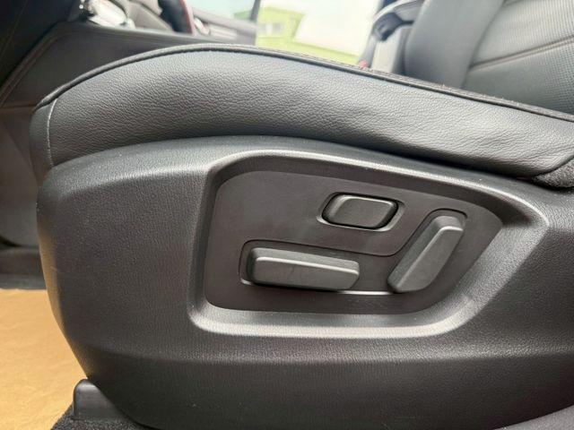 配備~單電動椅/ACC/HUD/BOSE音響/Apple CarPlay/盲點/環景/電尾門 (海佃店)  第15張相片