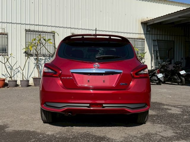 豪華版 原版件 配備~倒車顯影/衛星導航/數位電視/藍芽/方向盤音響控制 (海佃店)  第19張相片
