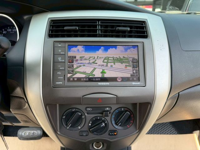 原版件 原廠保養 配備~倒車顯影/導航/HUD/胎壓偵測/數位電視/高低可調大燈 (北安店)  第10張相片