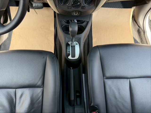 原版件 原廠保養 配備~倒車顯影/導航/HUD/胎壓偵測/數位電視/高低可調大燈 (北安店)  第13張相片