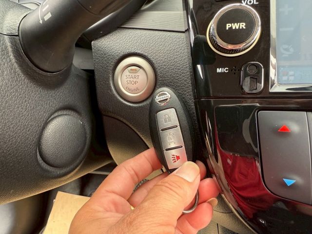 配備~ABS/恆溫空調/定速/快撥/倒車顯影/衛星導航/I-KEY/摸門/抬頭顯示器/電動後視鏡  (海佃店)  第14張相片