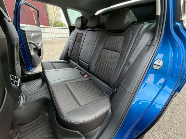 原版件 原廠保養 I-KEY/ACC/環景/Apple CarPlay/車道偏移/盲點/導航/電尾門 (北安店)  第5張相片