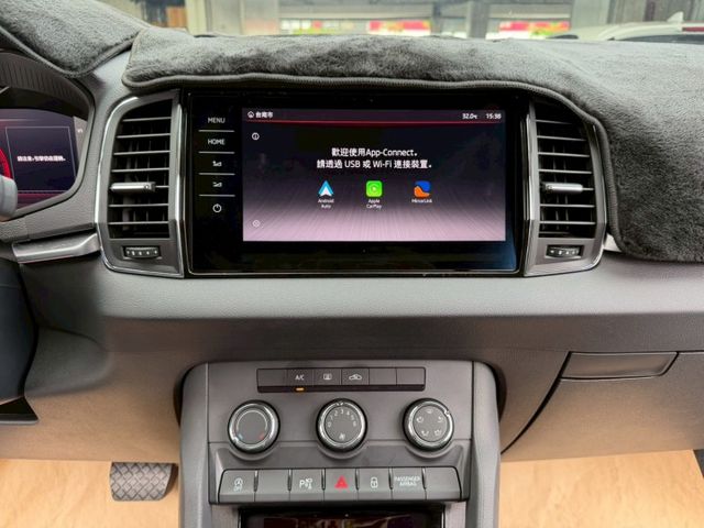 原版件 原廠保養 I-KEY/ACC/環景/Apple CarPlay/車道偏移/盲點/導航/電尾門 (北安店)  第10張相片