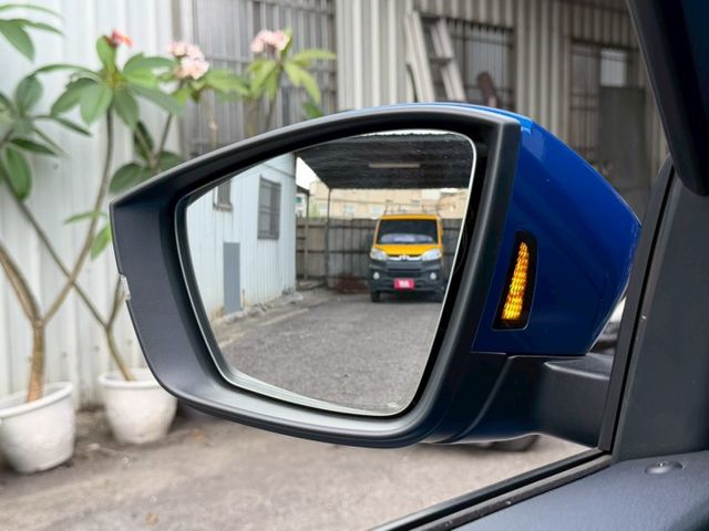 原版件 原廠保養 I-KEY/ACC/環景/Apple CarPlay/車道偏移/盲點/導航/電尾門 (北安店)  第15張相片