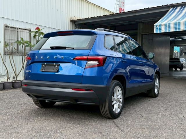 原版件 原廠保養 I-KEY/ACC/環景/Apple CarPlay/車道偏移/盲點/導航/電尾門 (北安店)  第18張相片
