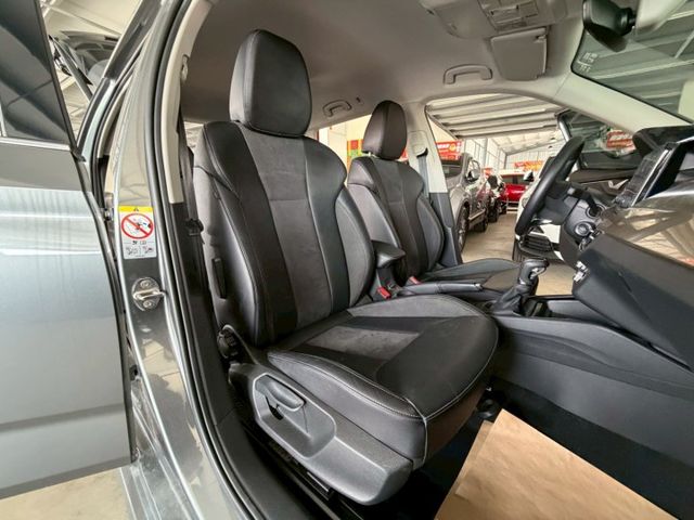 豪華動能版 原版件 雙電熱椅/ACC/盲點/環景/Apple CarPlay/車道偏移/盲點/電尾門 (北安店)  第5張相片