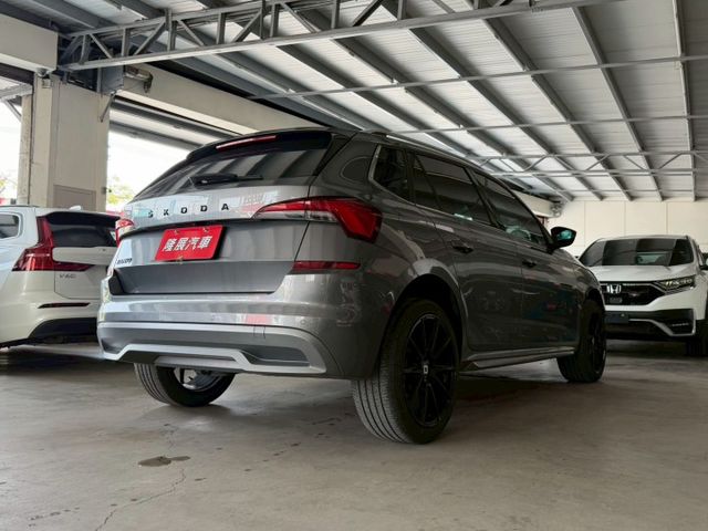 豪華動能版 原版件 雙電熱椅/ACC/盲點/環景/Apple CarPlay/車道偏移/盲點/電尾門 (北安店)  第19張相片