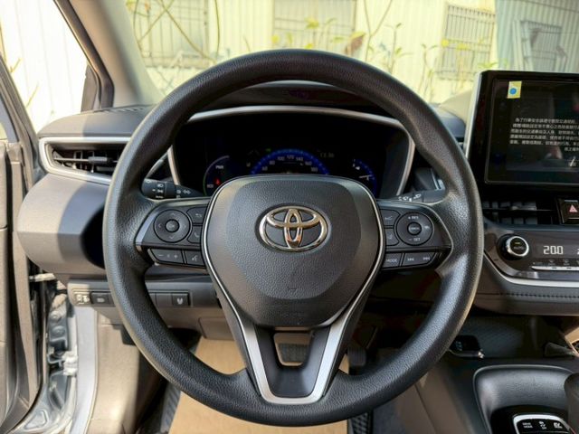 油電尊爵 原版件 原廠保固中 配備~I-KEY/ACC/車道偏移/盲點/倒車顯影/電動後視鏡 (北安店)  第9張相片