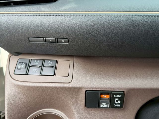 原版件 原廠保養 I-KEY/定速/單電動滑門/倒車顯影/導航/Apple CarPlay/盲點/車道偏移 (北安店)  第14張相片