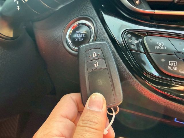 豪華型 原版件 配備~I-KEY/定速/倒車顯影/導航/雙電熱椅/HUD/AUTO HOLD (海佃店)  第14張相片