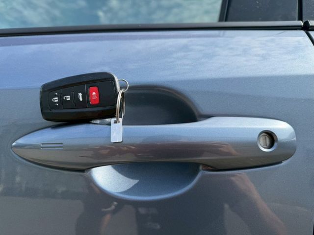 尊爵版 原廠保養 配備~I-KEY/ACC/車道偏移/盲點/胎壓偵測 (北安店)  第16張相片