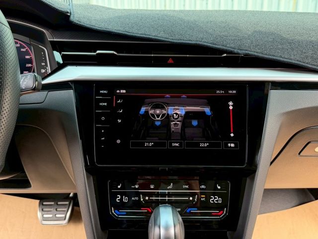 430TSI R-Line Performance 配備~天窗/ACC/HUD/環景/單記憶椅/HK音響 (北安店)  第9張相片